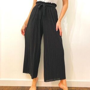Jon & Anna Contemporary Black Pleated Wide Leg Womans Pants / Size large